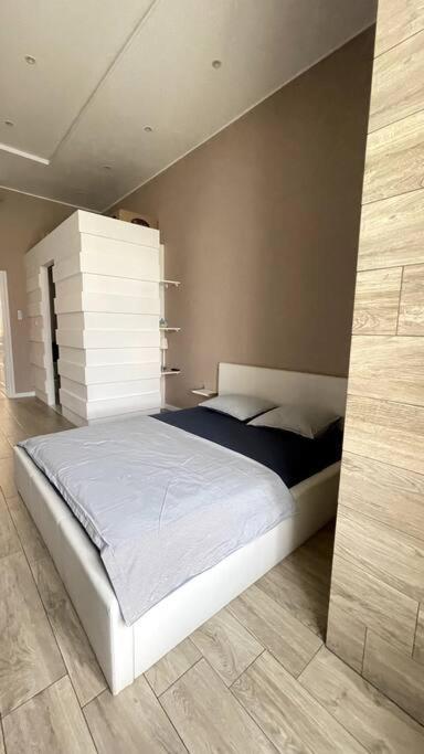 Renovated And Spacious Two-Bedroom Condo In Βουδαπέστη Εξωτερικό φωτογραφία
